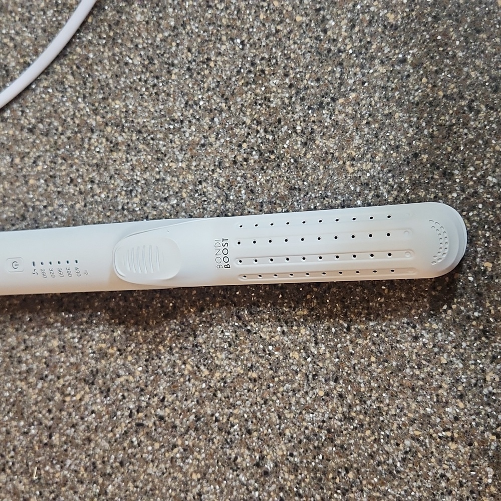 Bondi Boost Air Burst styler